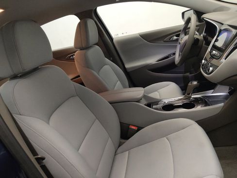 Used 2020 Chevrolet Malibu LT FWD image 21