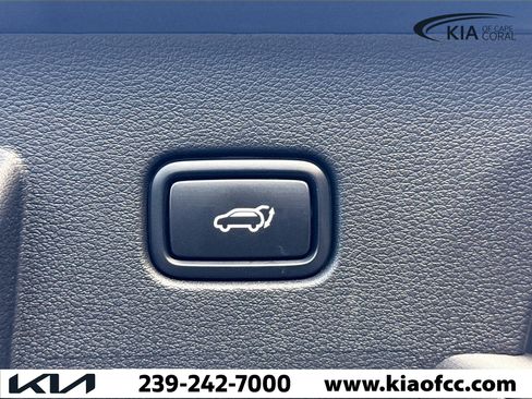 Used 2024 Kia Sportage SX Prestige image 13