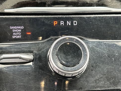 Used 2023 Jeep Grand Cherokee Limited image 32