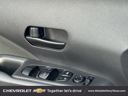 Used 2018 Nissan Kicks S w/ Interior Electronics Package FWD image 24
