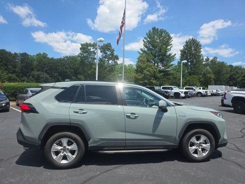 Used 2019 Toyota RAV4 XLE AWD/4WD image 9