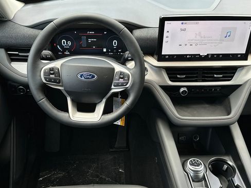 New 2026 Ford Explorer Active w/ Active Comfort Package RWD image 13