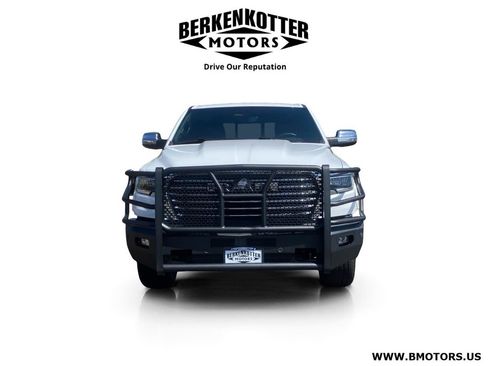 Used 2025 RAM 1500 Laramie AWD/4WD image 2