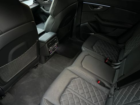 Used 2024 Audi SQ8 Prestige w/ Prestige Package image 4