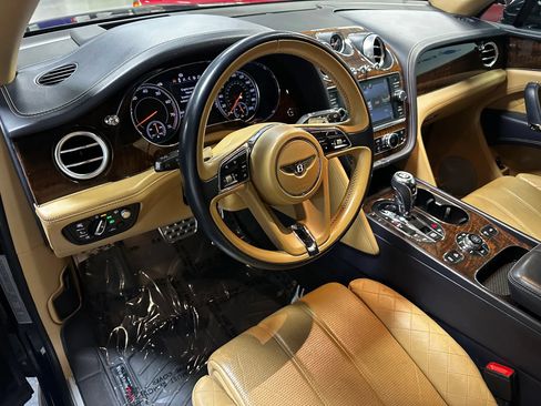 Used 2017 Bentley Bentayga AWD/4WD image 8