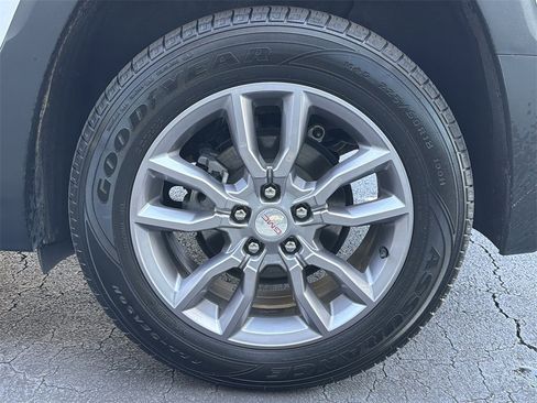 Used 2023 GMC Terrain SLT image 20