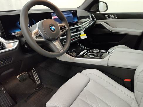 Used 2026 BMW X5 xDrive40i w/ M Sport Package AWD/4WD image 4