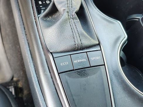 Used 2024 Toyota Camry SE FWD image 19