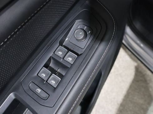 Used 2025 Volkswagen Atlas Cross Sport SE image 13