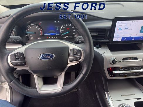 Used 2024 Ford Explorer XLT w/ Equipment Group 202A image 17