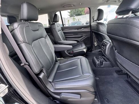 Used 2024 Jeep Grand Cherokee L Limited AWD/4WD image 22