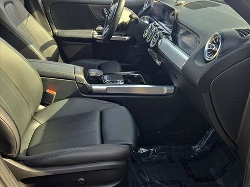 Used 2020 Mercedes-Benz GLB 250 4MATIC image 21