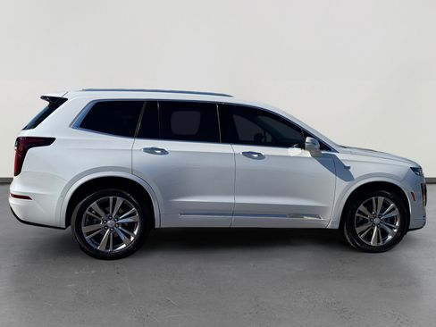 Used 2023 Cadillac XT6 Premium Luxury w/ Technology Package image 6