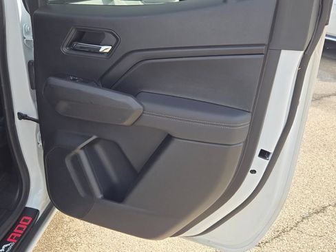 Used 2023 Chevrolet Colorado LT RWD image 10