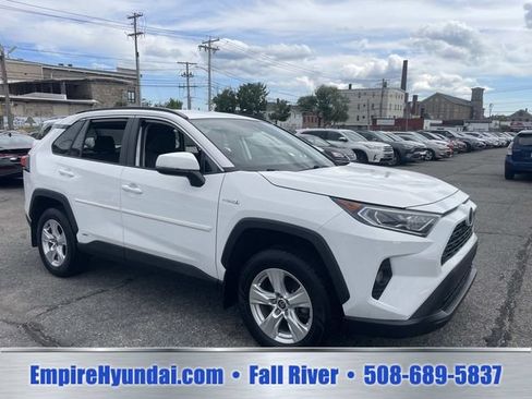 Used 2021 Toyota RAV4 XLE w/ Protection Package (TMS) AWD/4WD image 2