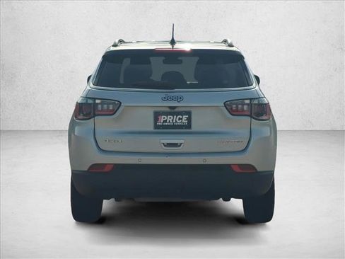 Used 2025 Jeep Compass Limited AWD/4WD image 7