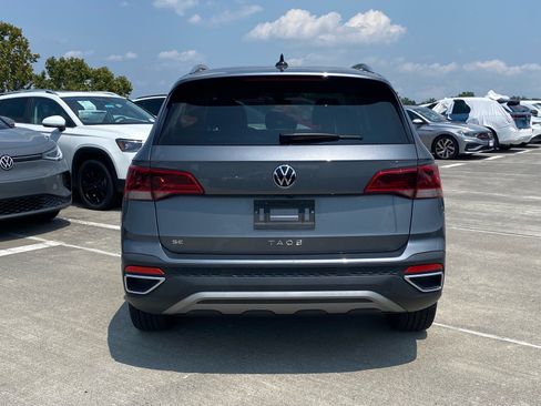 Certified 2023 Volkswagen Taos SE w/ Black Wheel Package FWD image 3