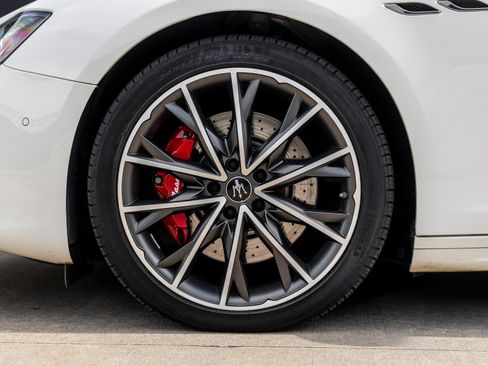 Used 2022 Maserati Ghibli Modena RWD image 14