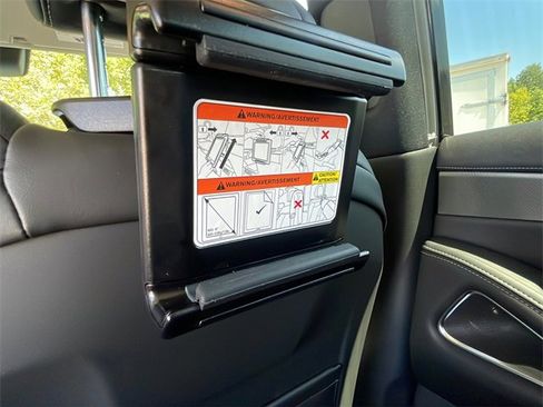 New 2026 INFINITI QX60 Luxe w/ Family Package image 14