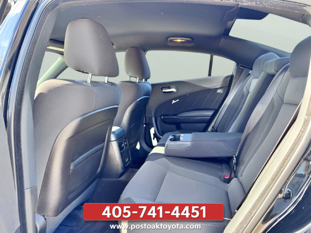 Used 2019 Dodge Charger SXT w/ Blacktop Package RWD image 18