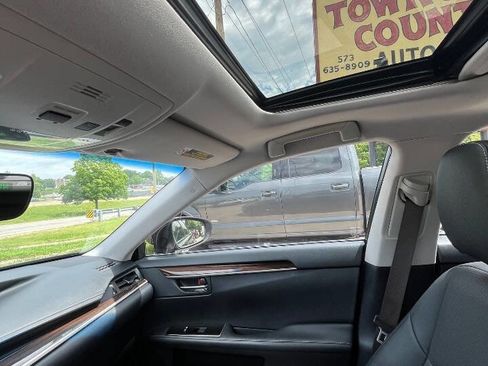 Used 2016 Lexus ES 350 w/ Premium Package w/Wood Trim FWD image 19