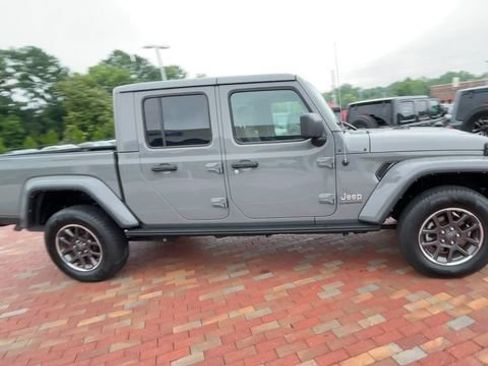 Used 2022 Jeep Gladiator Overland w/ Popular Equipment Package AWD/4WD image 2