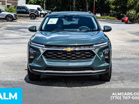 Used 2025 Chevrolet Trax LT FWD image 10