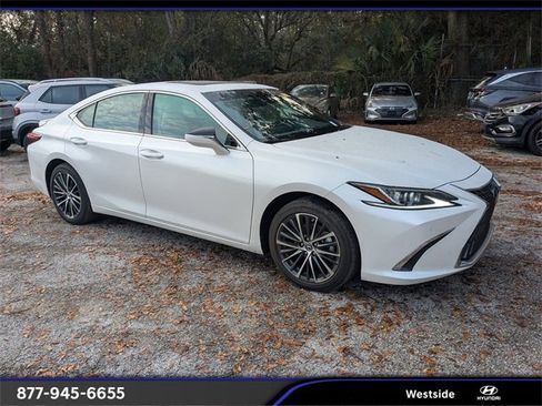 Used 2025 Lexus ES 300h 300h image 1