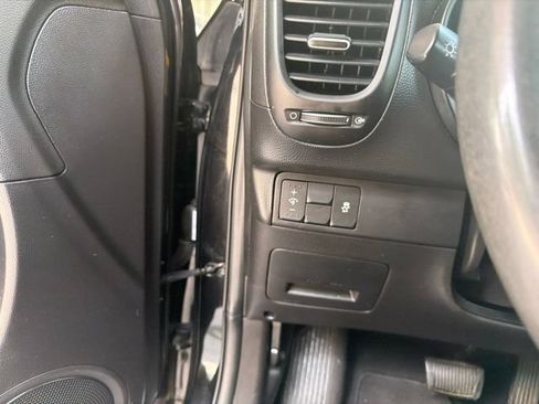 Used 2019 Kia Soul + FWD image 10