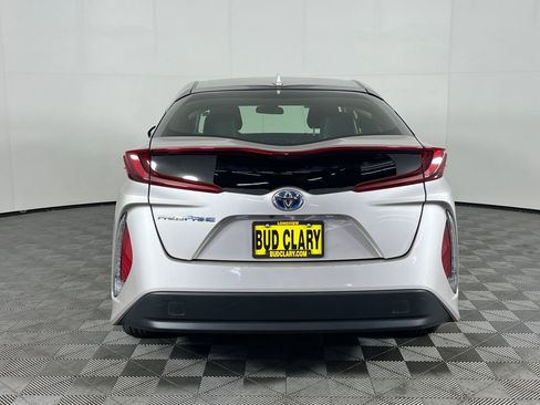 Used 2017 Toyota Prius Prime Premium image 7