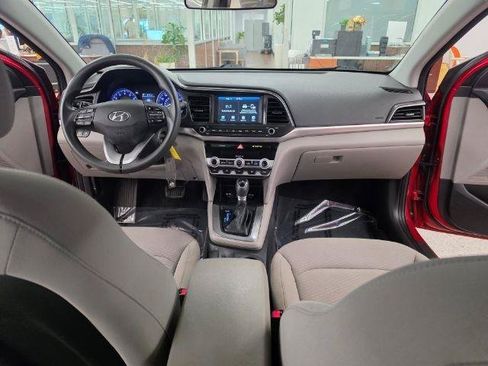 Used 2020 Hyundai Elantra SEL FWD image 15