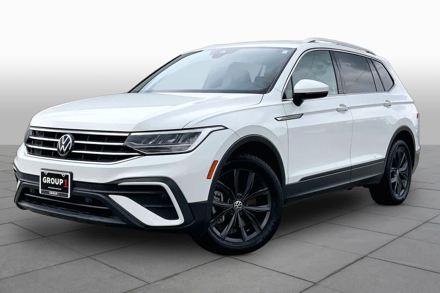Used 2022 Volkswagen Tiguan SE FWD image 2