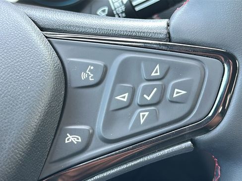 Used 2023 Chevrolet Equinox RS w/ RS Leather Package FWD image 19