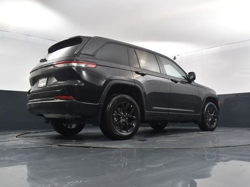 New 2025 Jeep Grand Cherokee Altitude image 54