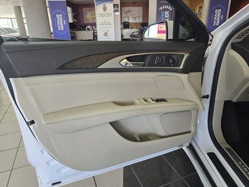 Used 2017 Lincoln MKZ Reserve AWD/4WD image 7