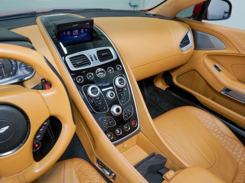 Used 2014 Aston Martin Vanquish Volante RWD image 41