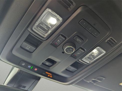 Used 2022 Chevrolet Tahoe RST w/ Luxury Package image 25