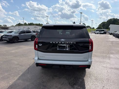 New 2026 Ford Expedition Max Active RWD image 4