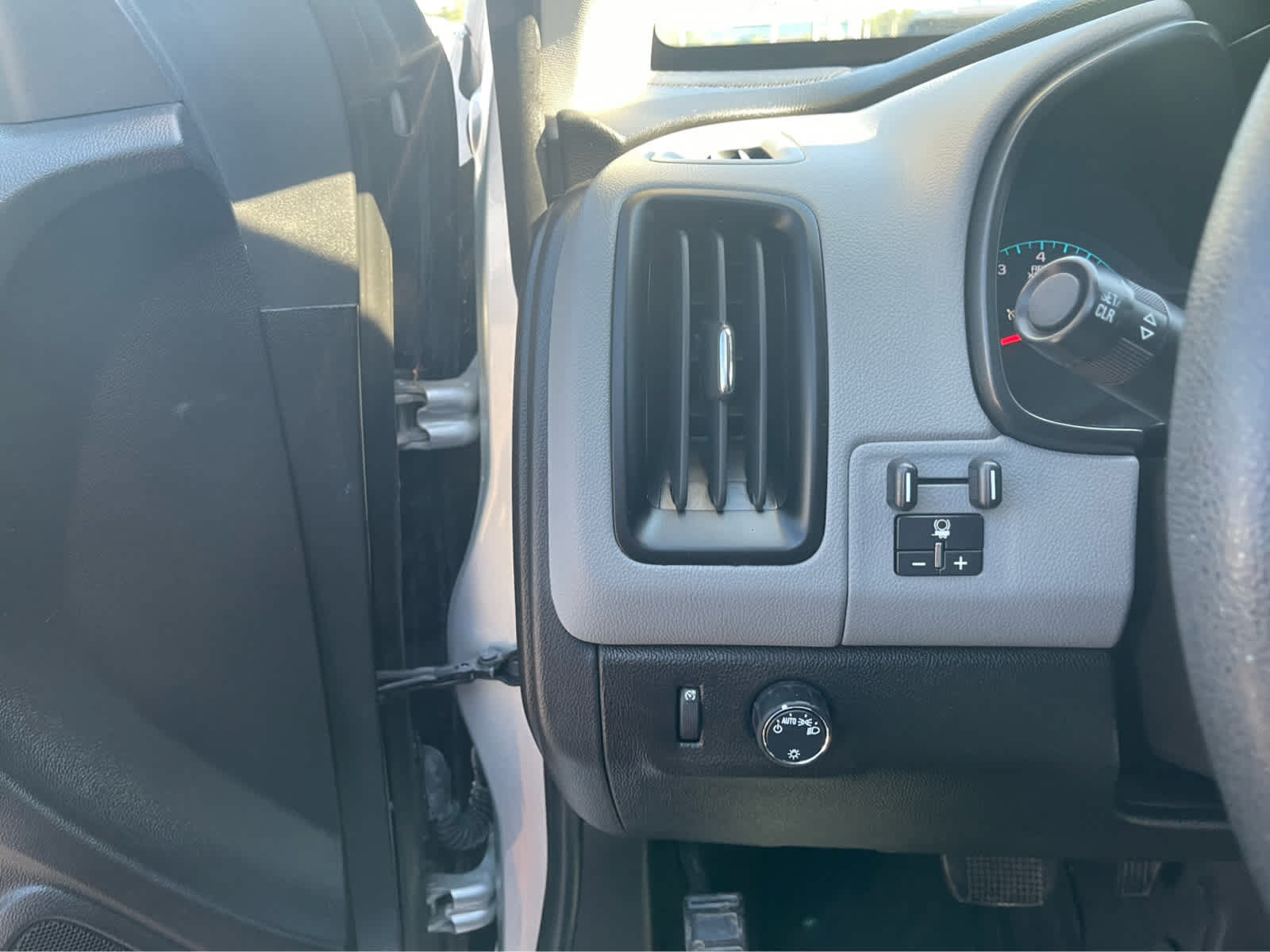 Used 2019 Chevrolet Colorado W/T w/ Custom Special Edition RWD image 14