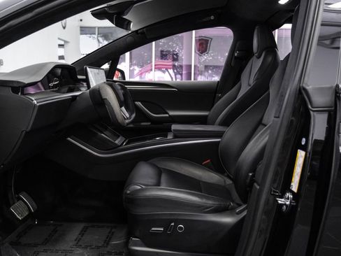 Used 2022 Tesla Model X Plaid image 4