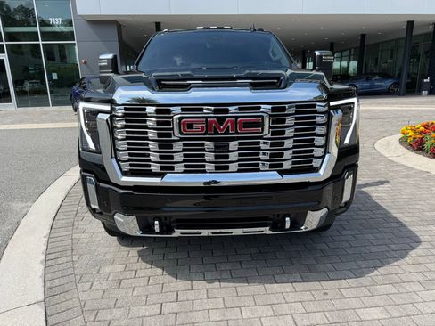 Used 2026 GMC Sierra 2500 Denali w/ Denali Reserve Package AWD/4WD image 9