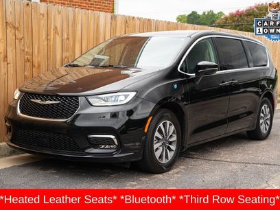 Used 2024 Chrysler Pacifica Limited