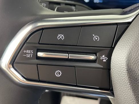 Used 2026 Chevrolet Equinox LT FWD image 12