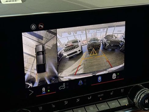 Used 2025 GMC Canyon AT4 w/ Technology Plus Package image 36