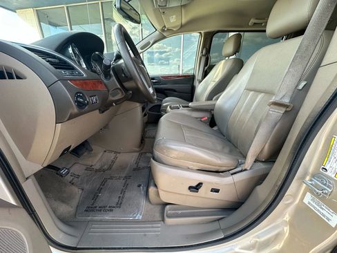 Used 2012 Chrysler Town & Country Touring w/ Entertainment Group #1 image 10