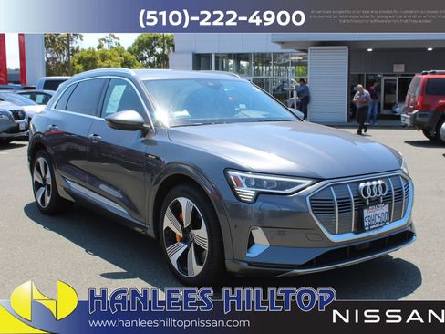 Used 2019 Audi e-tron Prestige w/ Prestige Package AWD/4WD image 5
