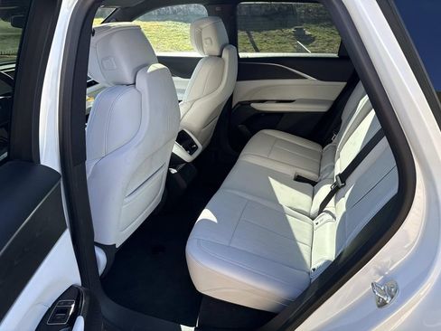 New 2025 Cadillac Lyriq Luxury image 17