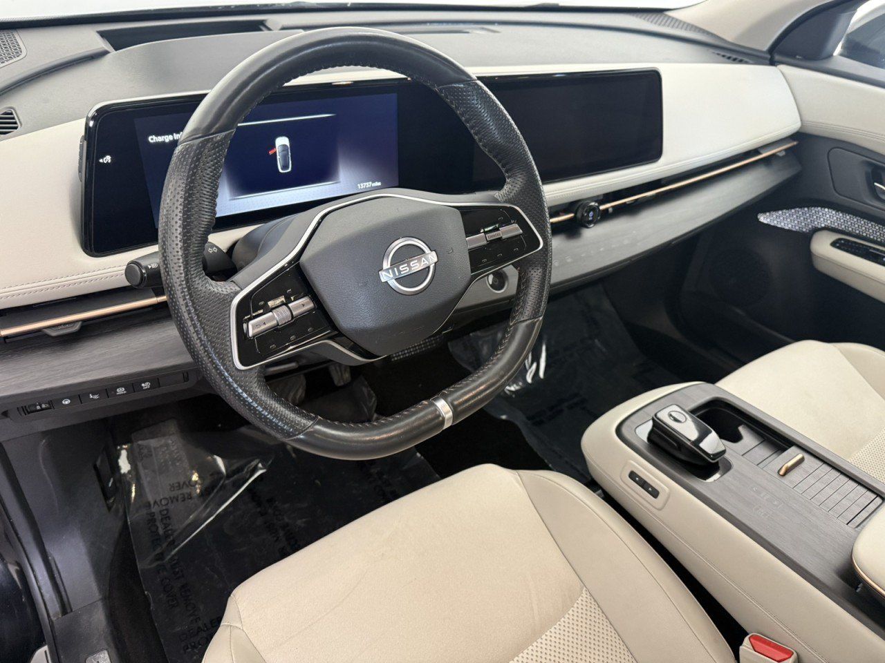 Used 2024 Nissan Ariya AWD image 17