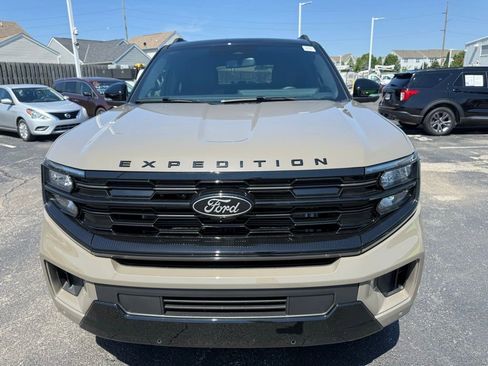 New 2026 Ford Expedition Platinum w/ Stealth Performance Package AWD/4WD image 8