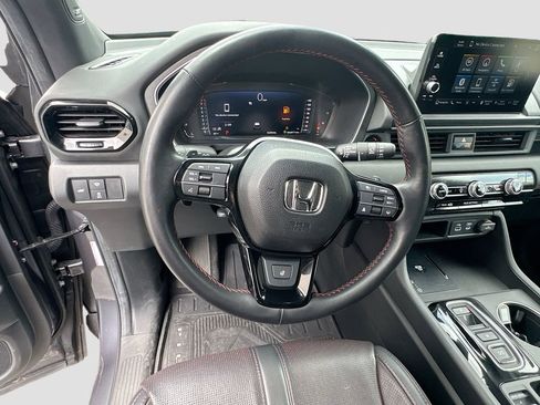 Used 2025 Honda Pilot Black Edition image 11